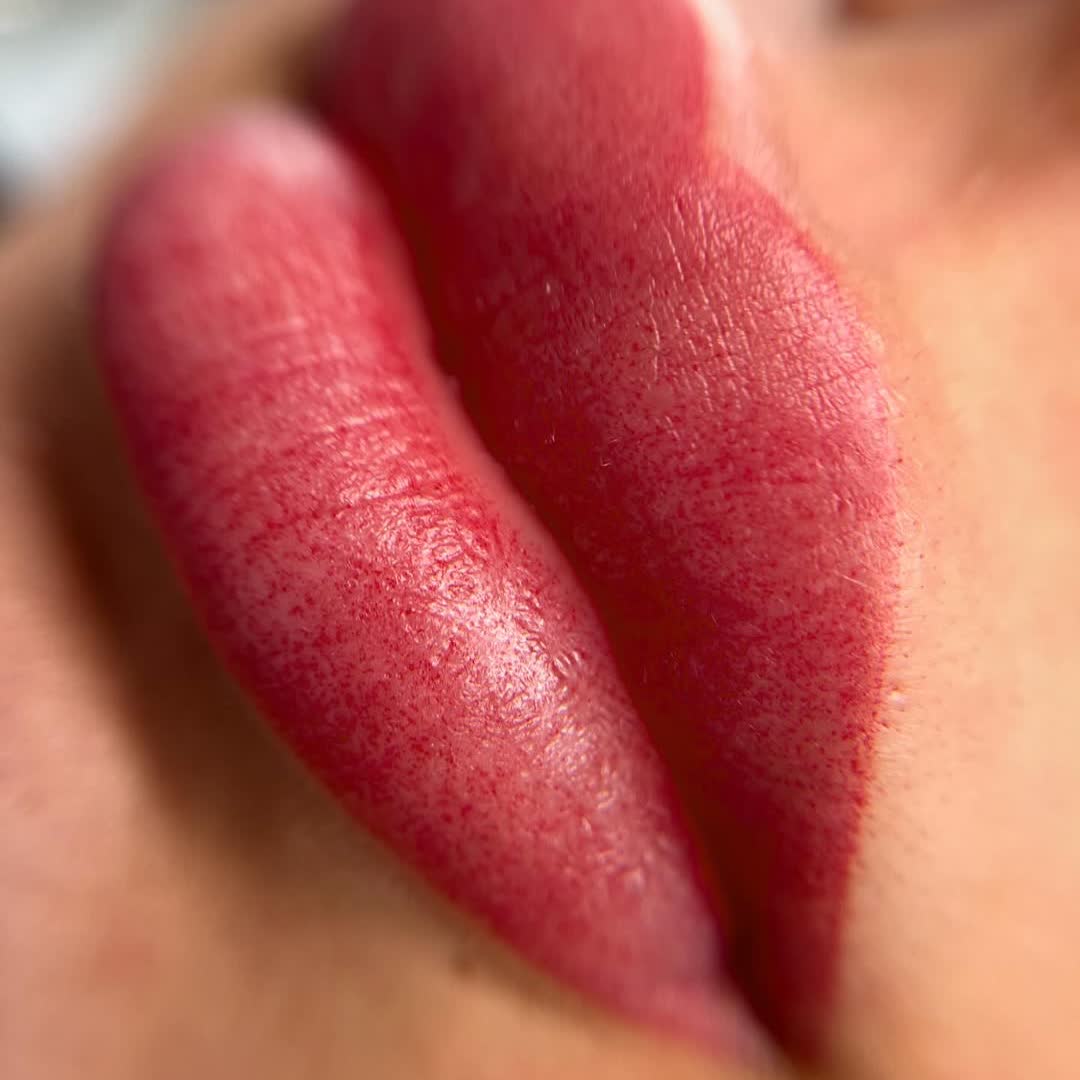 Soluk dudaktan canlı renge — Lip Blush — sonra