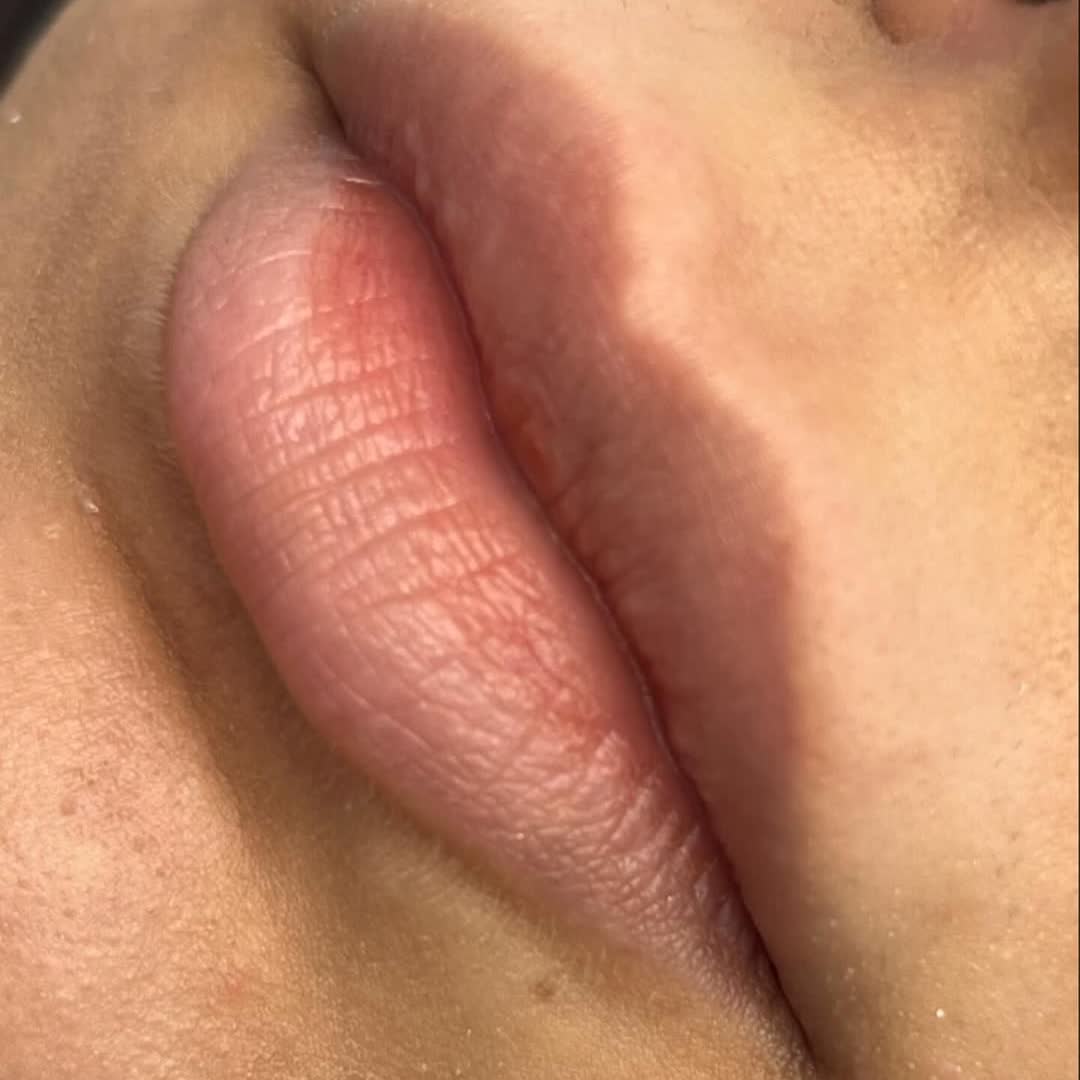 Soluk dudaktan canlı renge — Lip Blush — önce