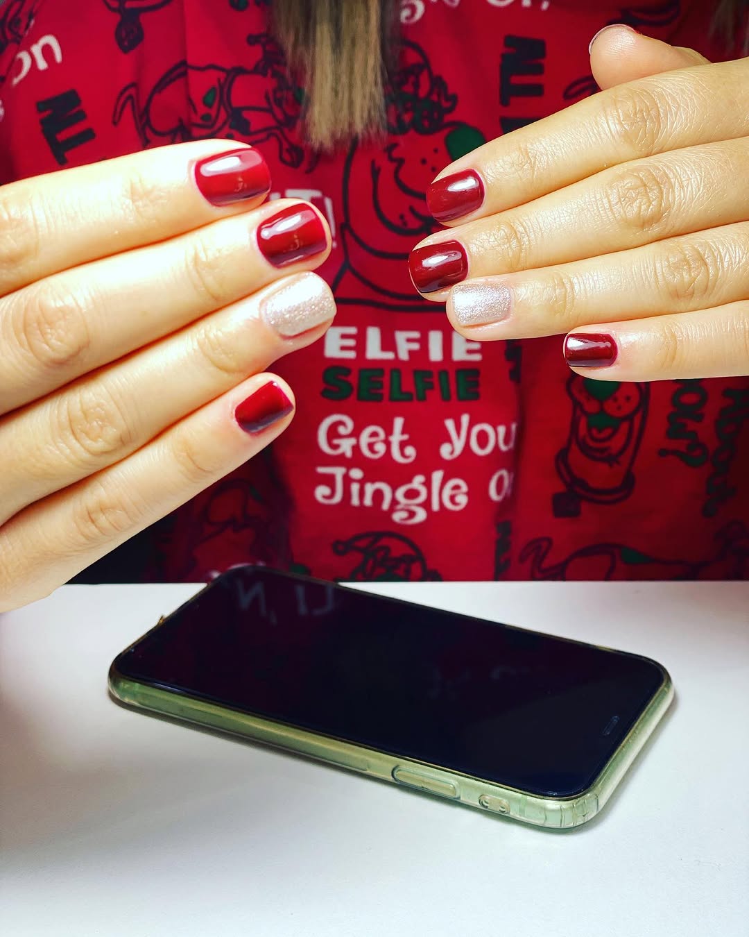 Gel Polish vs Regular Polish: Which to Choose in Antalya?