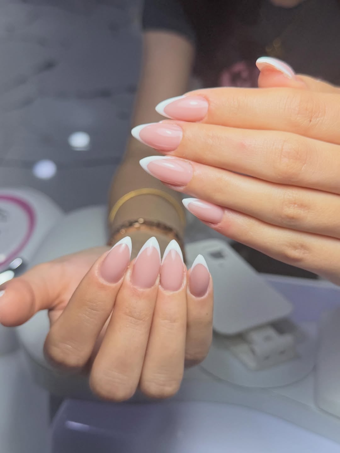 ✨ Kalıcı Oje ✨

Bakımlı eller detaylarda gizlidir… 💅🏻
Tuğçe Acar Beauty’de uygulanan kalıcı oje işlemi ile haftalarca ilk günkü parlaklık ve kusursuz görünüm sizinle 🌸

✔ Uzun süre dayanıklı kullanım
✔ Soyulma ve matlaşmaya karşı kalıcı parlaklık
✔ Anında kuruma konforu
✔ Bakımlı ve estetik görünüm
✔ Günlük hayatta rahat kullanım

Sade tonlardan iddialı renklere kadar tarzınıza en uygun görünümü birlikte oluşturuyoruz ✨
Çünkü bakımlı kadın kendini her halinden belli eder… 🤍

📍 Tuğçe Acar Beauty
📞 Randevu ve bilgi için DM / WhatsApp 💌