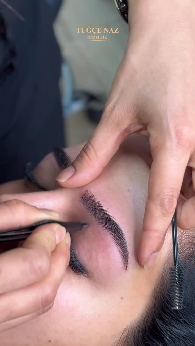 ✨ Yüzünüzün ifadesini değiştiren en önemli detay: Kaşlarınız! 
Tuğçe Acar Beauty’te yüz tipinize uygun profesyonel kaş alımı ile doğal, temiz ve kusursuz görünüm sizi bekliyor. 🤍

Bakımlı görünmenin en zarif hali burada. 🌸
#TuğçeAcarBeauty #KaşAlımı #KaşTasarımı #AntalyaGüzellik #BakımlıKadın