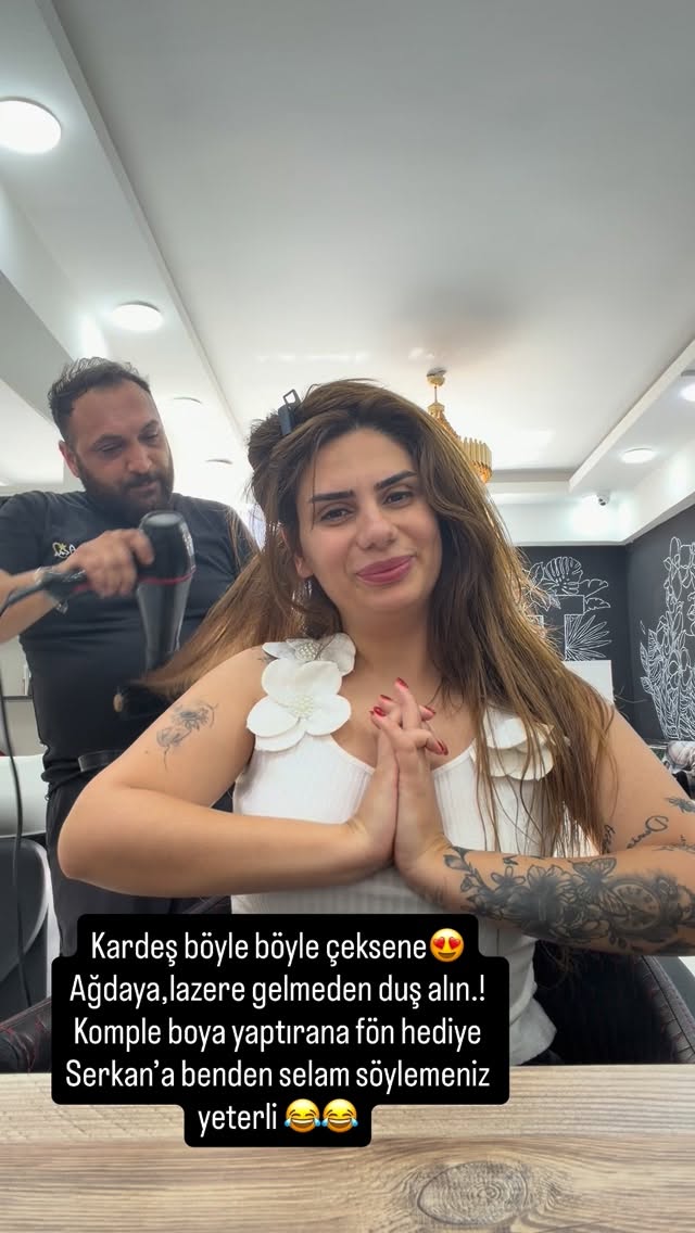 Biz kendi çapımızda eğlenen insanlarız.!
sosyal medyaya farklı gösterip farklı bir yaşantımız ya da konuşmamıza asla yoktur sadece gülmek ve anı kalsın diye çekiyoruz 🙏
 sizleri çok seviyoruz ❤️
#lazer #böyleböylefön #tuğçeacarbeauty #keşfet